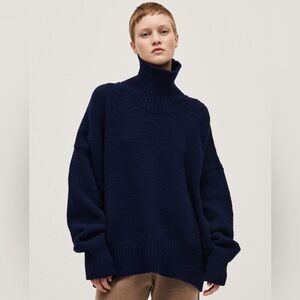 Babaa jumper no. 17 in navy